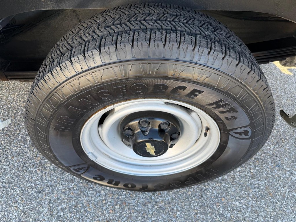 Chevrolet Express 3500 Vehicle Full-screen Gallery Image 41