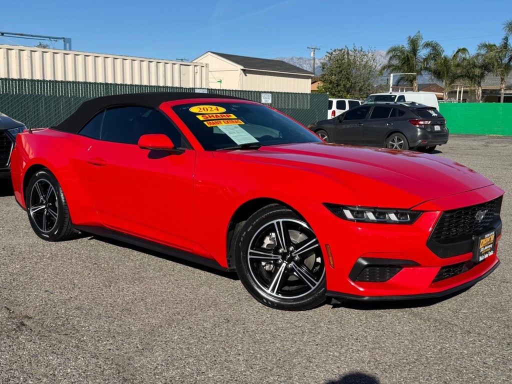 Ford Mustang Vehicle Full-screen Gallery Image 03