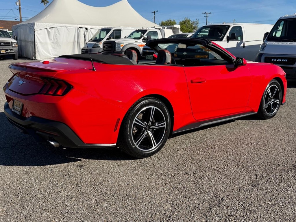 Ford Mustang Vehicle Full-screen Gallery Image 11