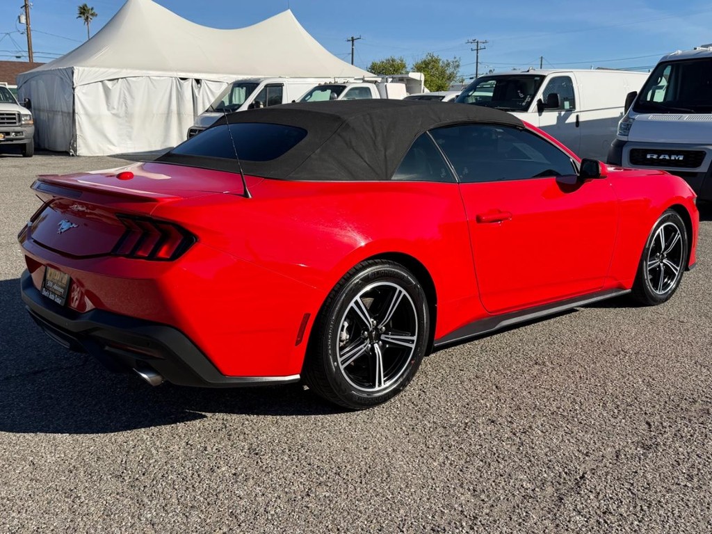 Ford Mustang Vehicle Full-screen Gallery Image 12