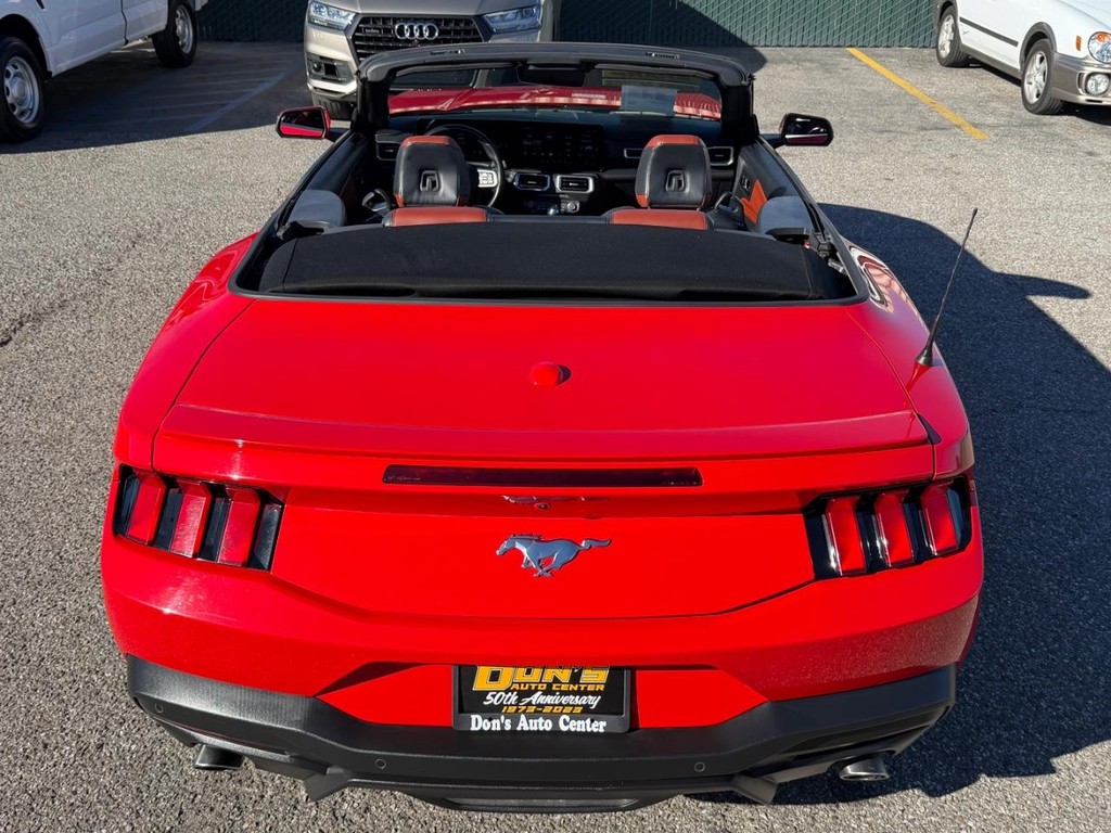 Ford Mustang Vehicle Full-screen Gallery Image 15
