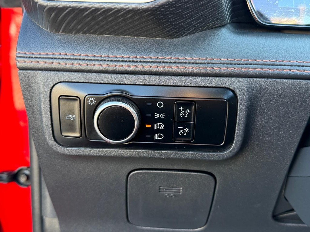 Ford Mustang Vehicle Full-screen Gallery Image 41