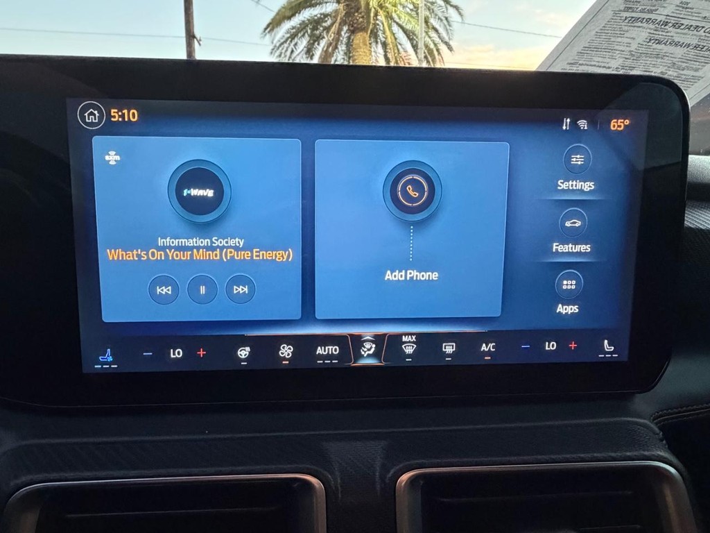 Ford Mustang Vehicle Full-screen Gallery Image 45