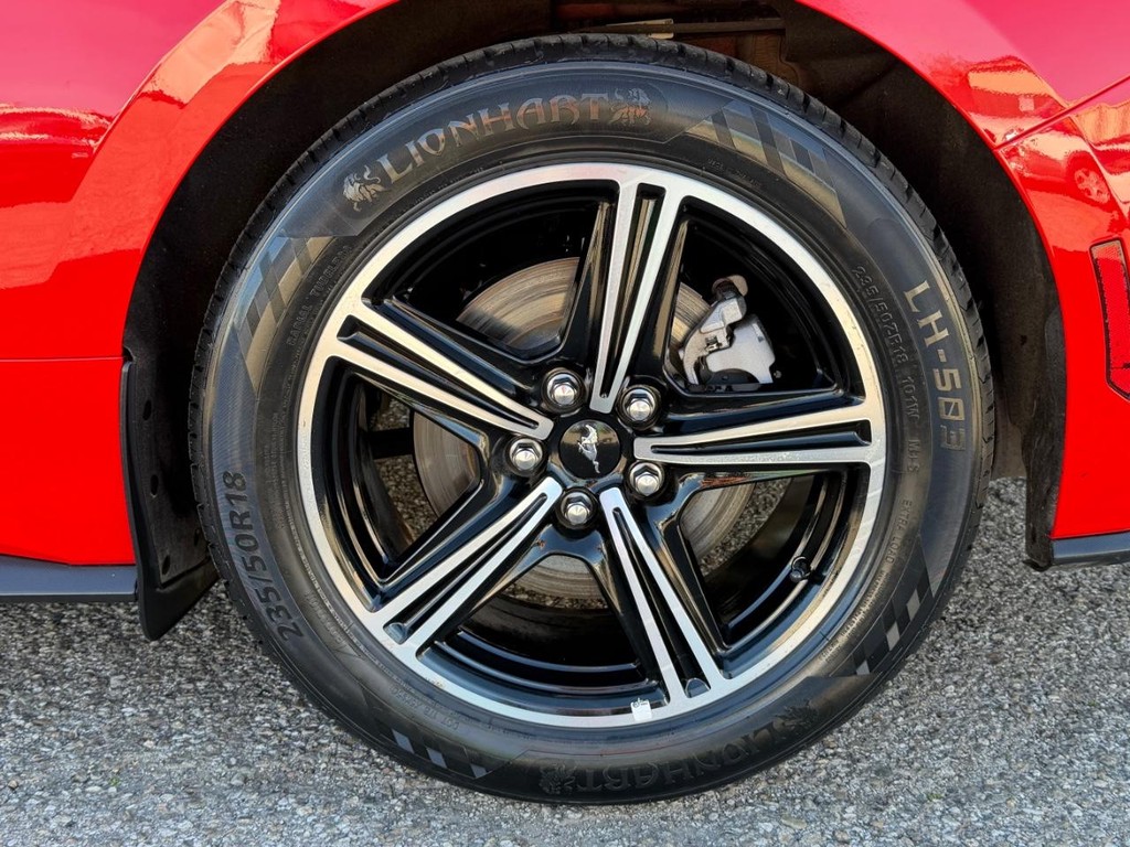 Ford Mustang Vehicle Full-screen Gallery Image 51