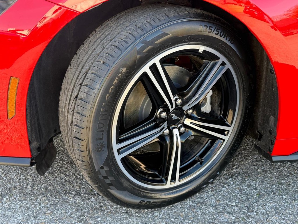 Ford Mustang Vehicle Full-screen Gallery Image 52