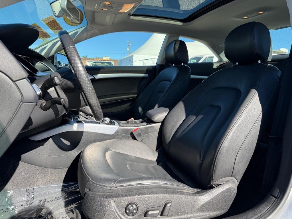 Audi A5 Vehicle Full-screen Gallery Image 18