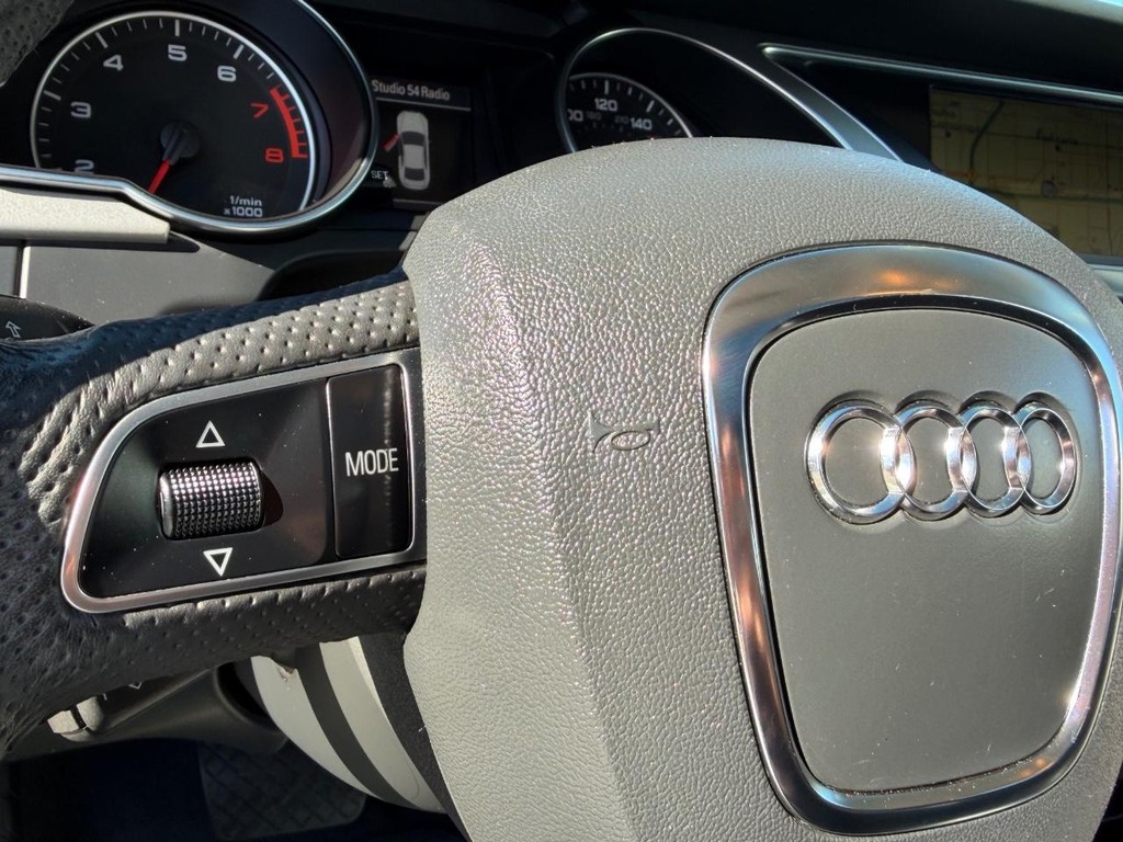 Audi A5 Vehicle Full-screen Gallery Image 29