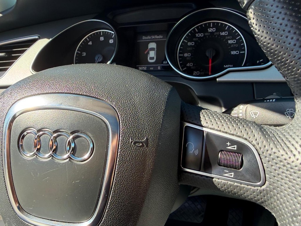 Audi A5 Vehicle Full-screen Gallery Image 30