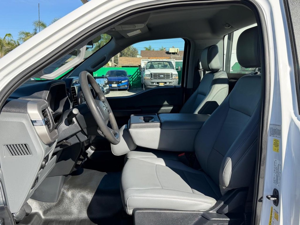 Ford F-150 Vehicle Full-screen Gallery Image 17