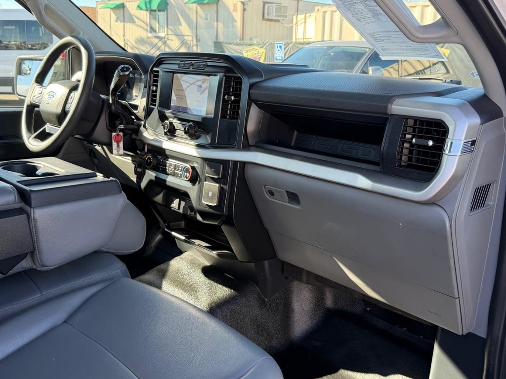 Ford F-150 Vehicle Full-screen Gallery Image 20