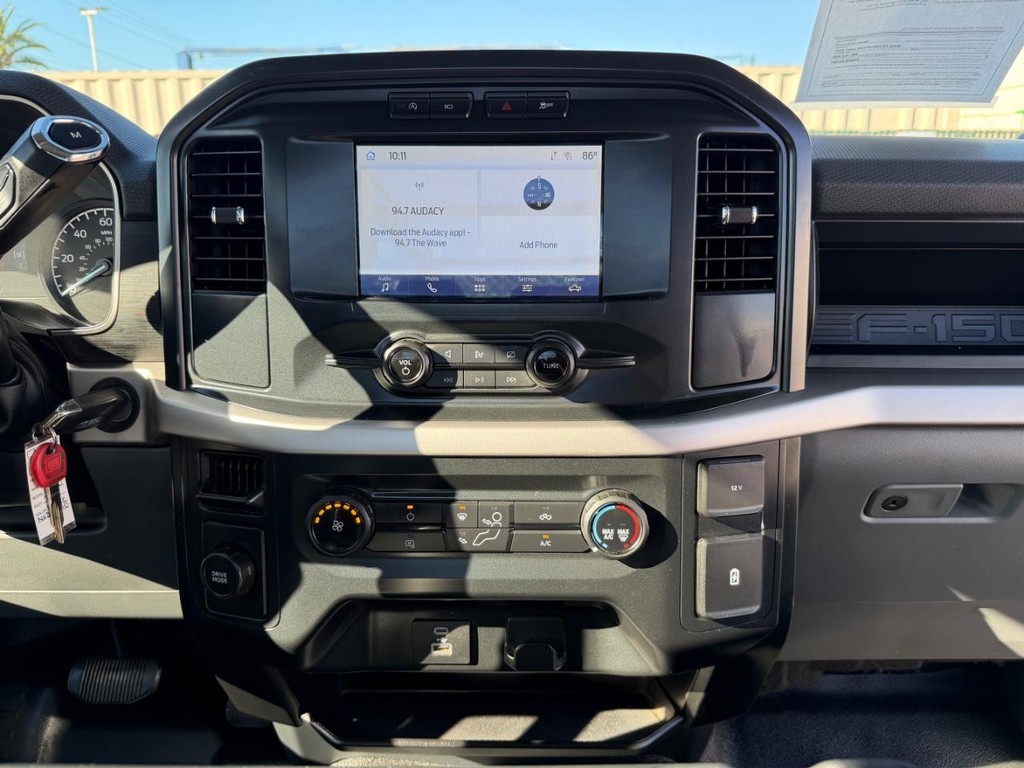 Ford F-150 Vehicle Full-screen Gallery Image 24