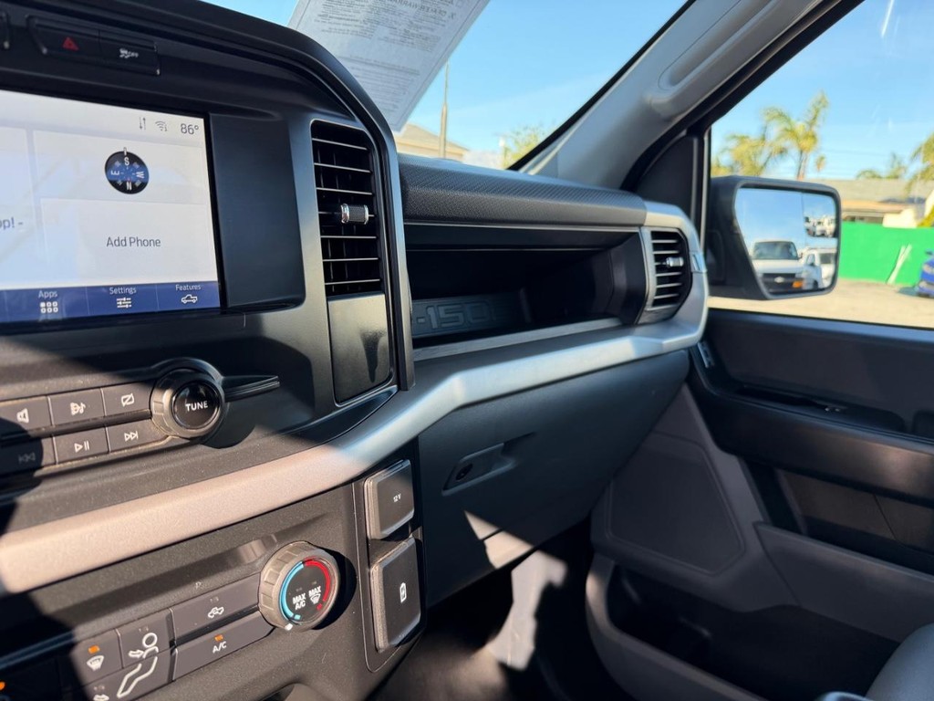 Ford F-150 Vehicle Full-screen Gallery Image 25