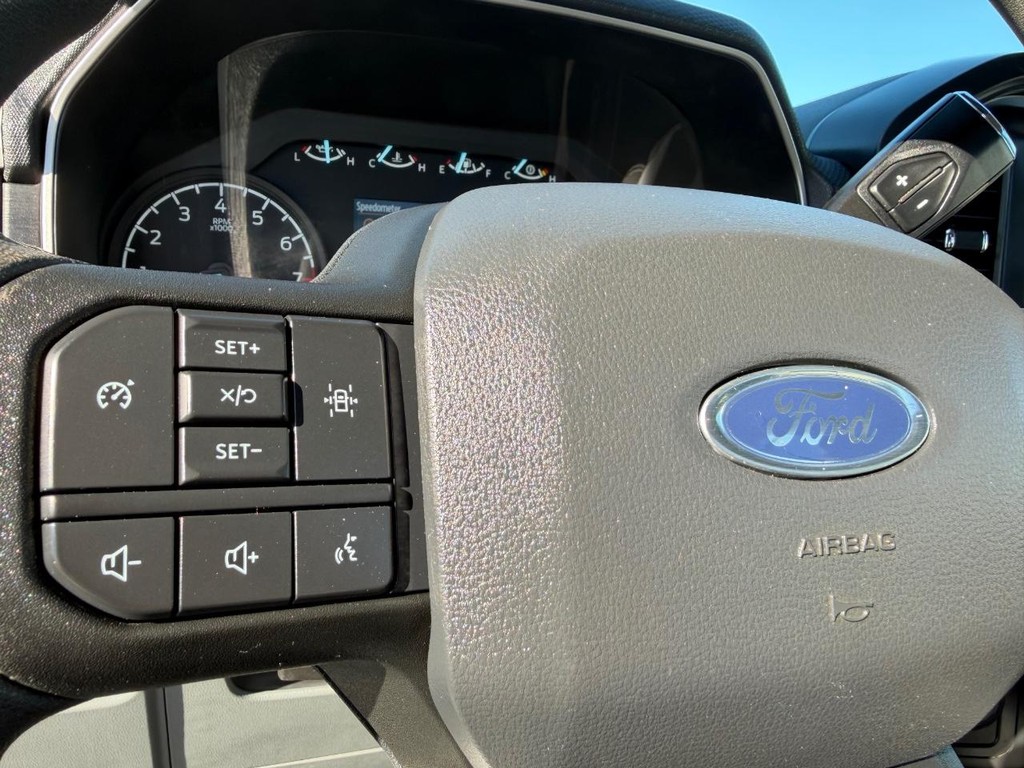 Ford F-150 Vehicle Full-screen Gallery Image 26