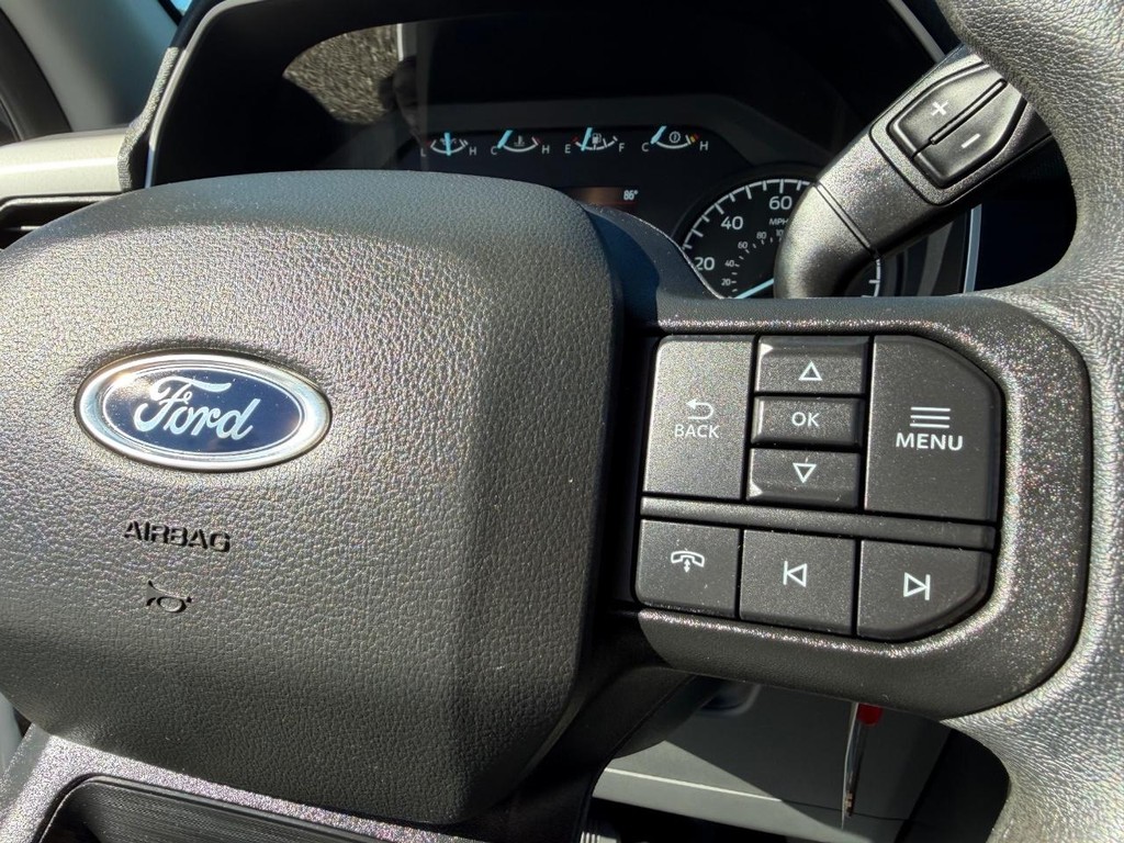Ford F-150 Vehicle Full-screen Gallery Image 27