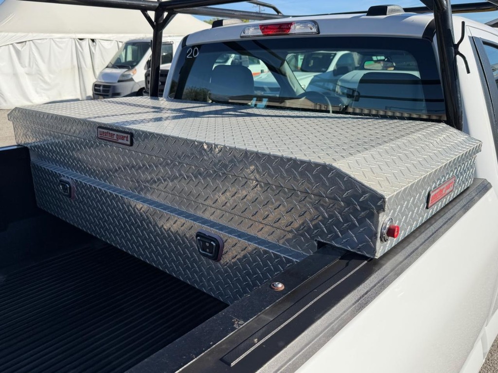 Ford F-150 Vehicle Full-screen Gallery Image 35