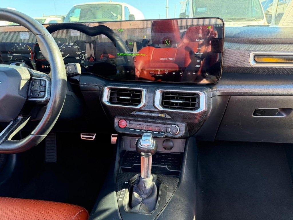 Ford Mustang Vehicle Full-screen Gallery Image 35