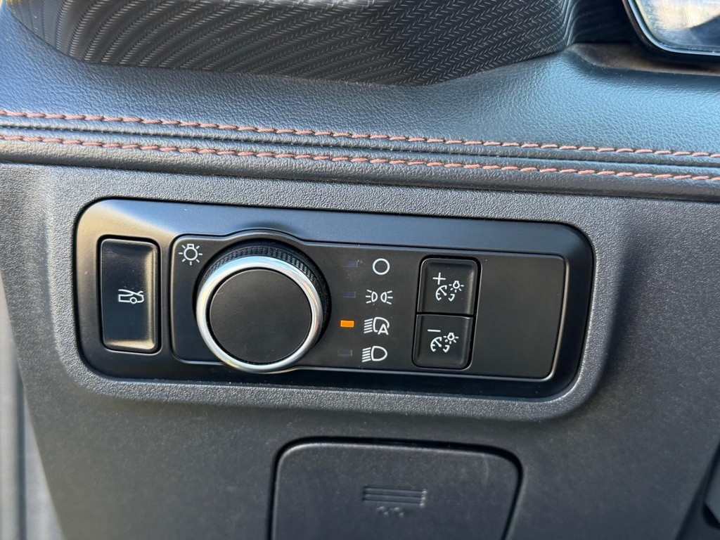 Ford Mustang Vehicle Full-screen Gallery Image 38