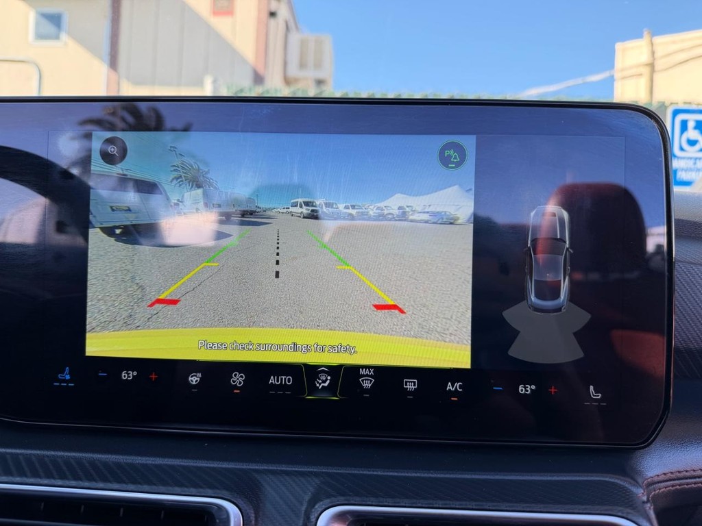 Ford Mustang Vehicle Full-screen Gallery Image 43