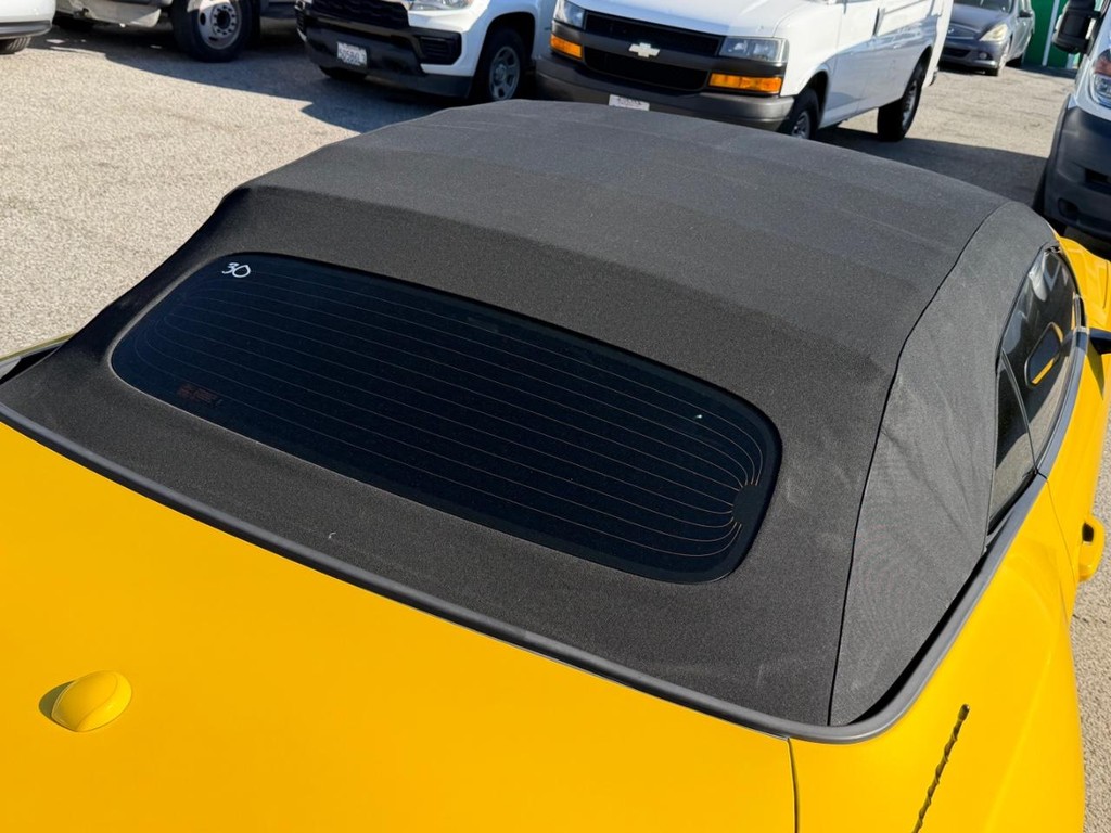 Ford Mustang Vehicle Full-screen Gallery Image 46