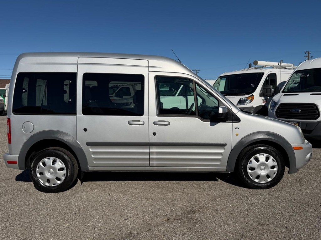 Ford Transit Connect Vehicle Full-screen Gallery Image 05