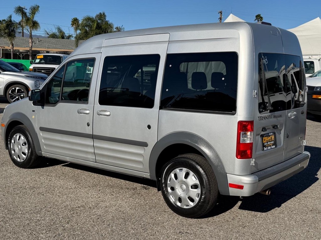 Ford Transit Connect Vehicle Full-screen Gallery Image 09