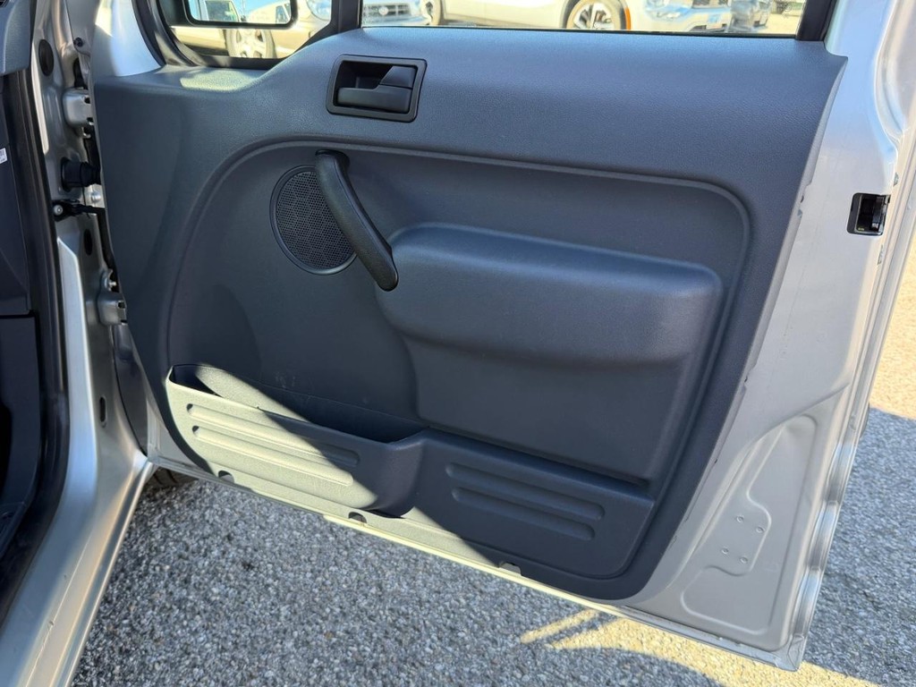 Ford Transit Connect Vehicle Full-screen Gallery Image 19