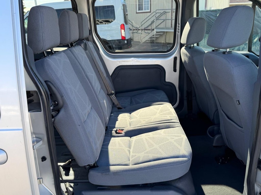 Ford Transit Connect Vehicle Full-screen Gallery Image 32