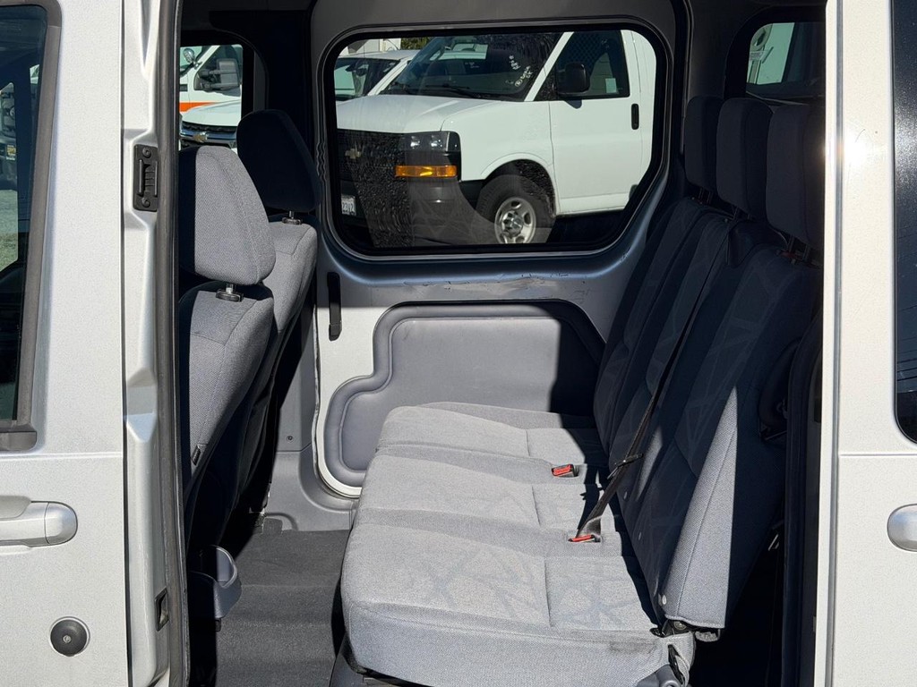 Ford Transit Connect Vehicle Full-screen Gallery Image 33