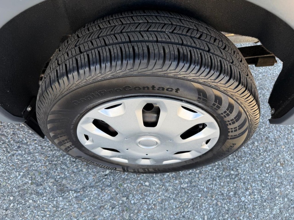 Ford Transit Connect Vehicle Full-screen Gallery Image 36