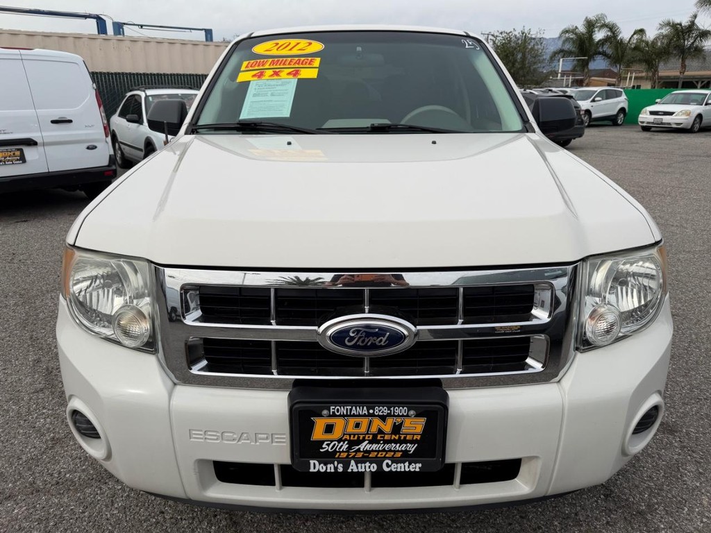 Ford Escape Vehicle Full-screen Gallery Image 14