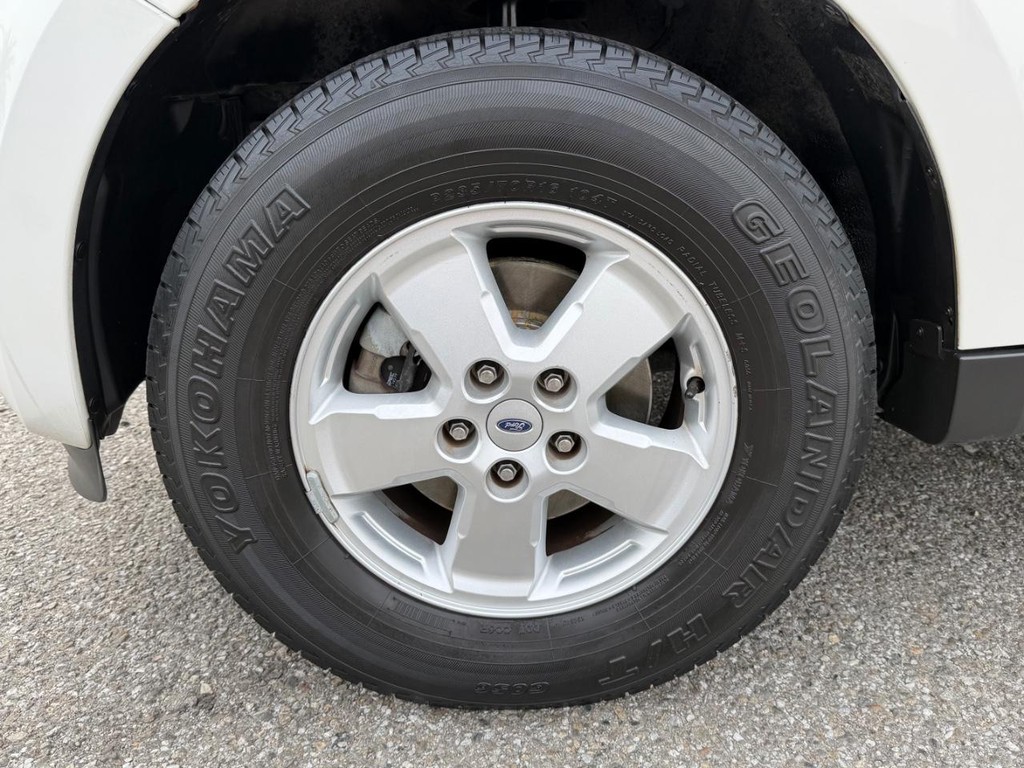 Ford Escape Vehicle Full-screen Gallery Image 39