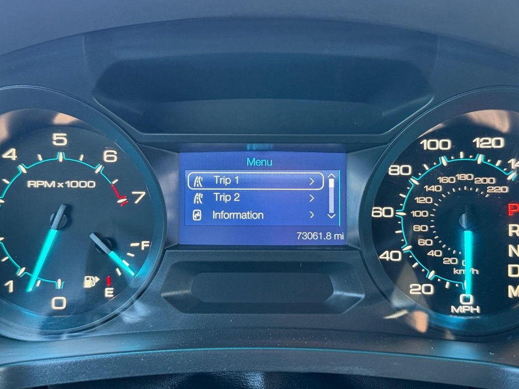 Ford Explorer Vehicle Full-screen Gallery Image 30