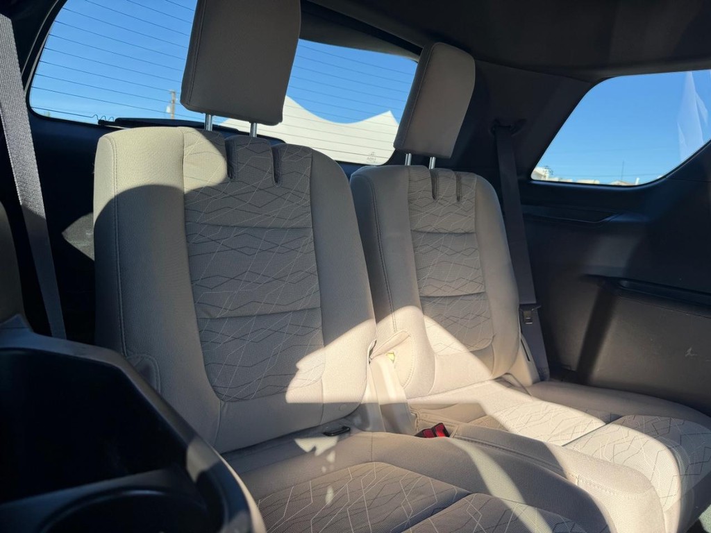 Ford Explorer Vehicle Full-screen Gallery Image 40