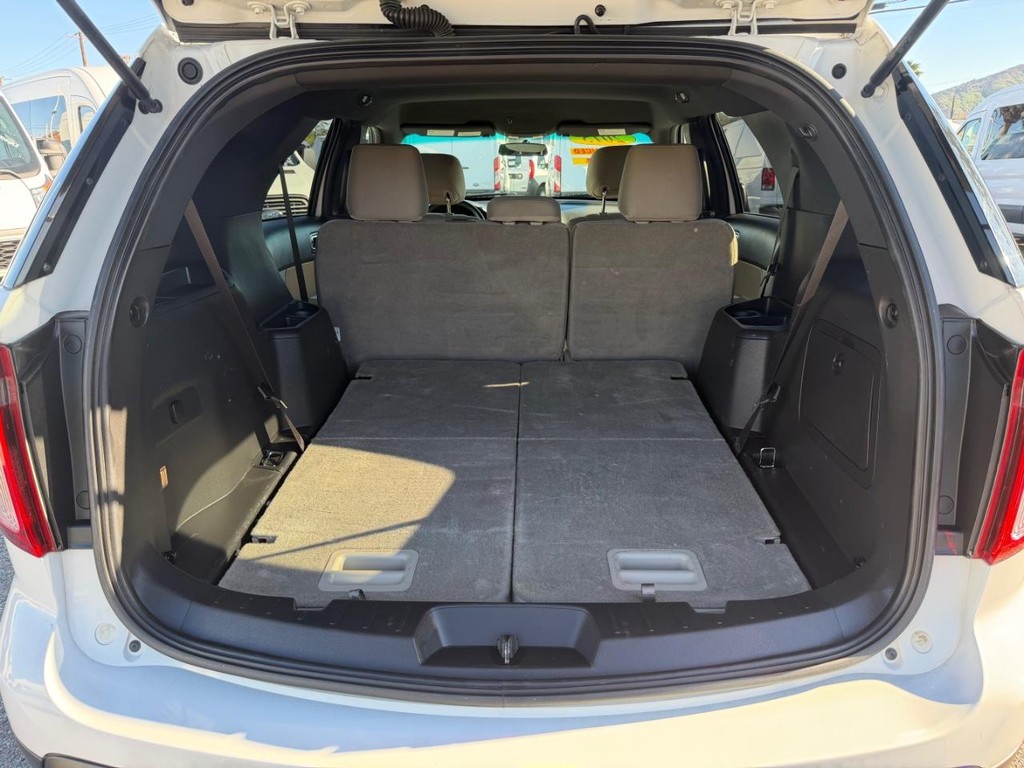 Ford Explorer Vehicle Full-screen Gallery Image 42