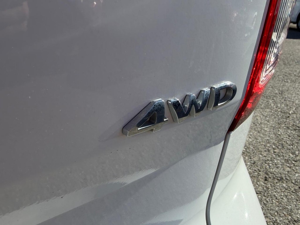 Ford Explorer Vehicle Full-screen Gallery Image 44