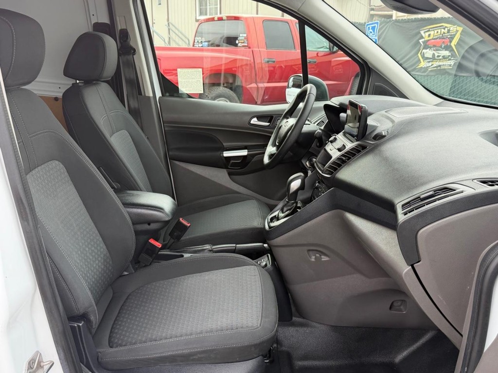 Ford Transit Connect Vehicle Full-screen Gallery Image 22