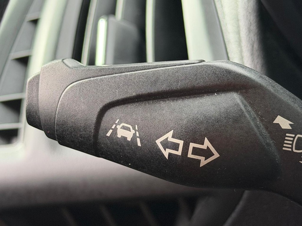 Ford Transit Connect Vehicle Full-screen Gallery Image 32