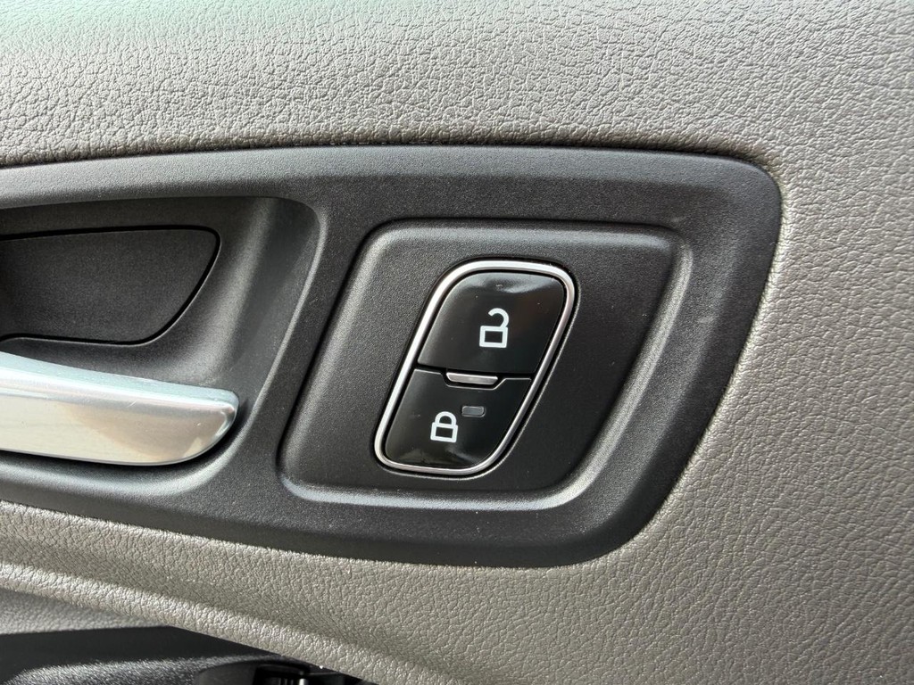 Ford Transit Connect Vehicle Full-screen Gallery Image 34