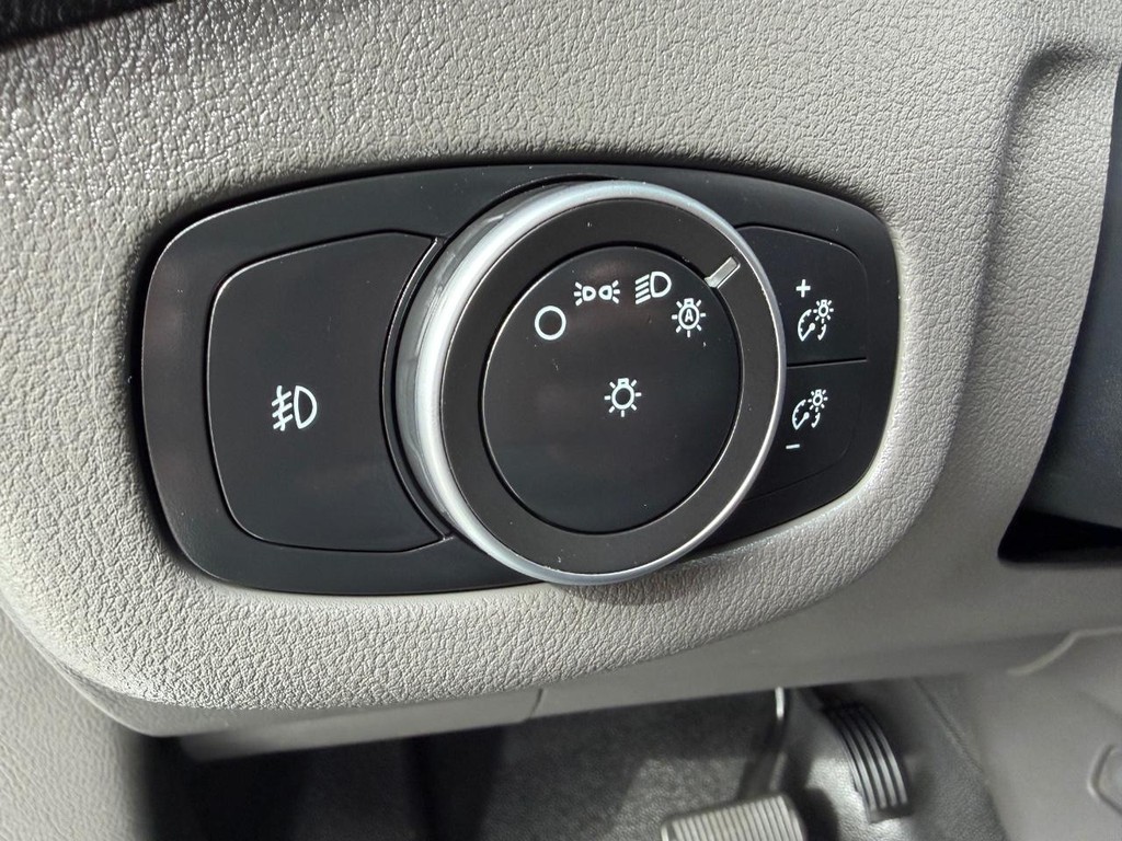 Ford Transit Connect Vehicle Full-screen Gallery Image 35