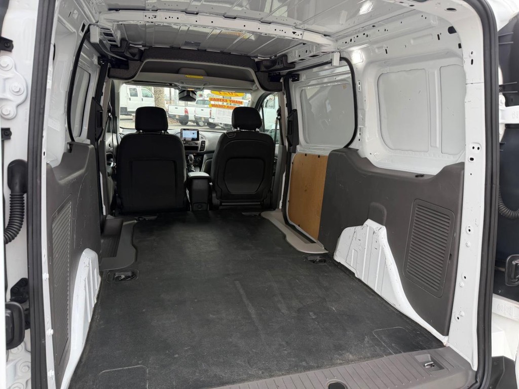 Ford Transit Connect Vehicle Full-screen Gallery Image 42