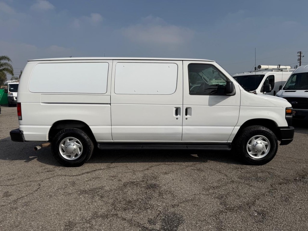 Ford E-250 Cargo Van Vehicle Full-screen Gallery Image 06