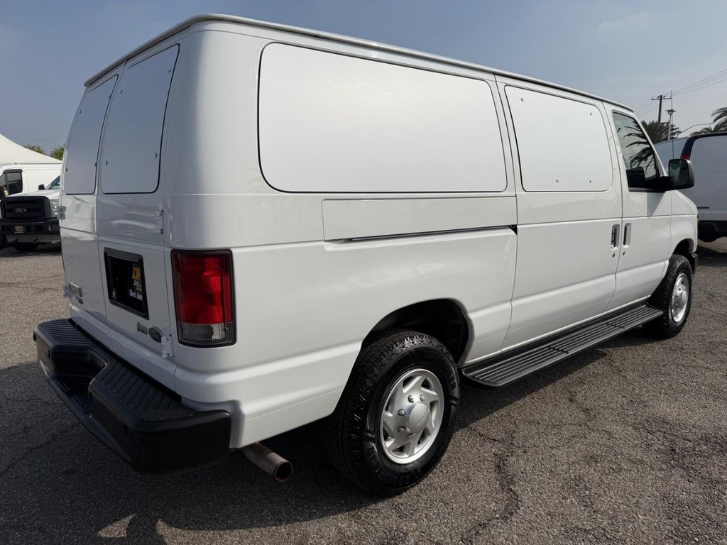 Ford E-250 Cargo Van Vehicle Full-screen Gallery Image 07