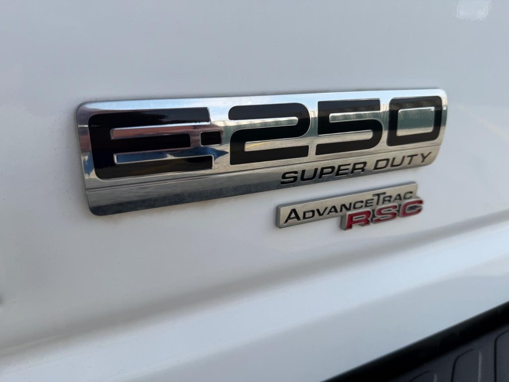 Ford E-250 Cargo Van Vehicle Full-screen Gallery Image 42