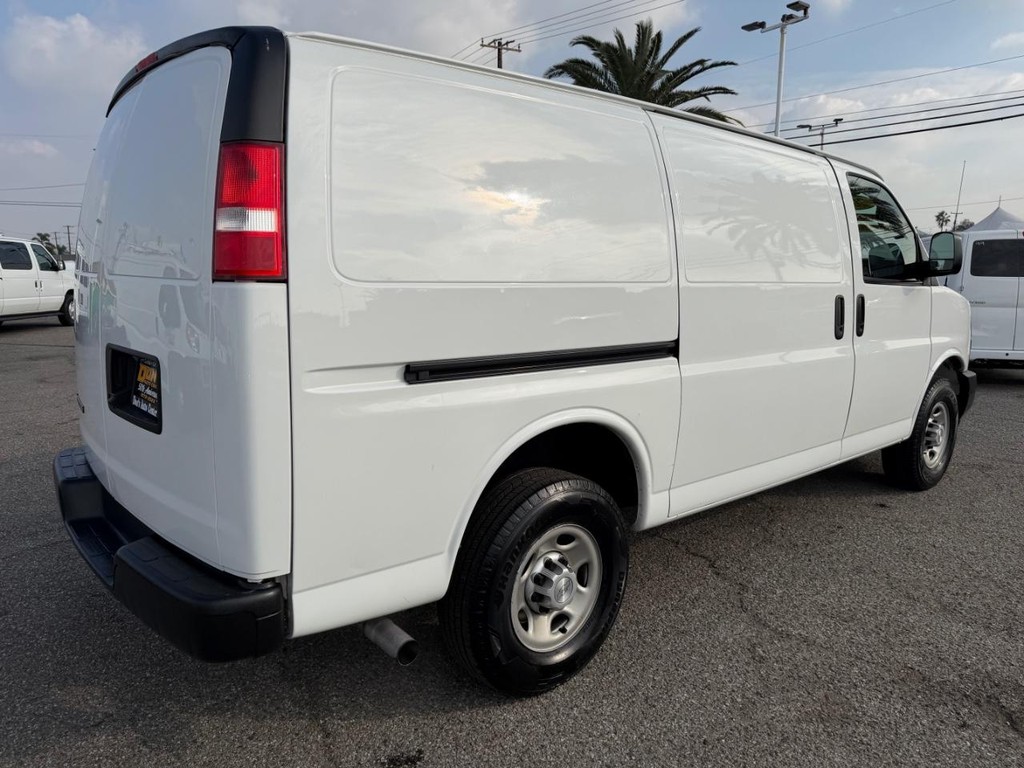 Chevrolet Express 2500 Vehicle Full-screen Gallery Image 07