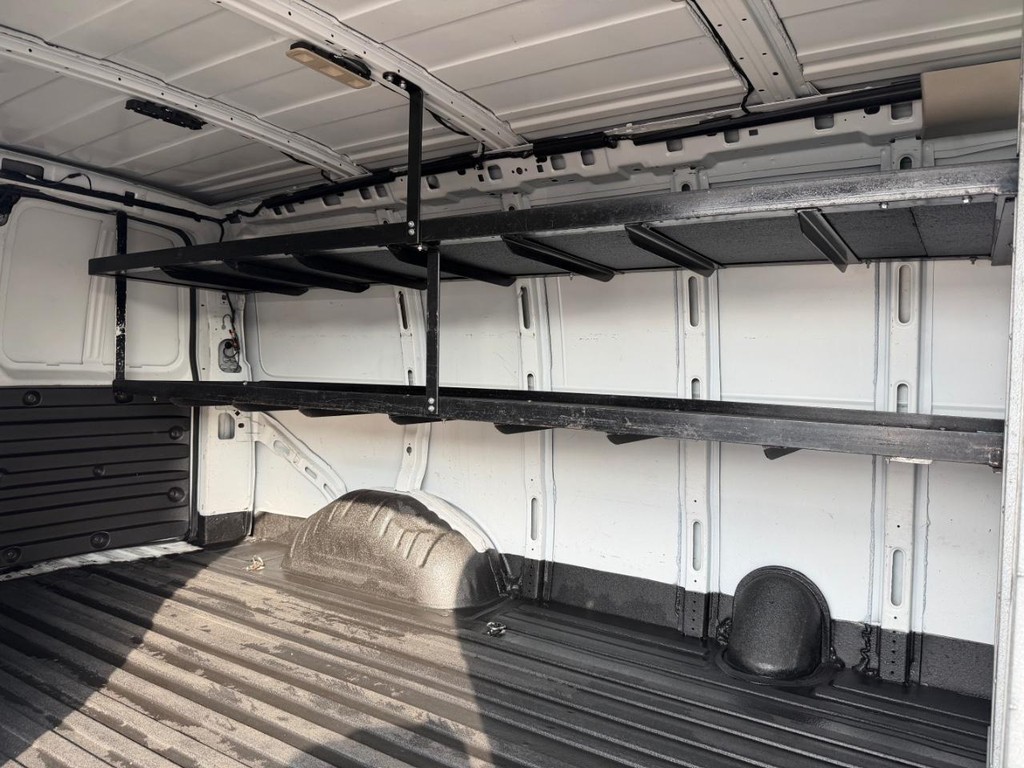 Chevrolet Express 2500 Vehicle Full-screen Gallery Image 35