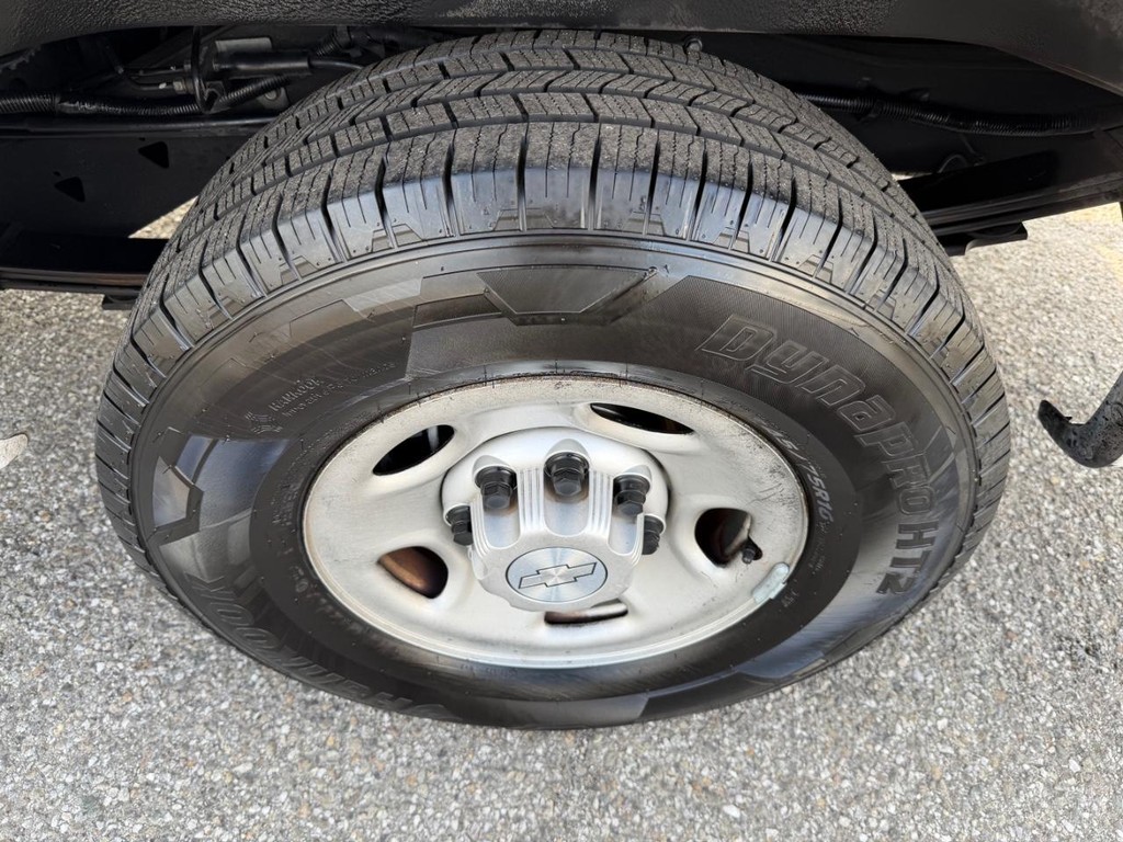 Chevrolet Express 2500 Vehicle Full-screen Gallery Image 38