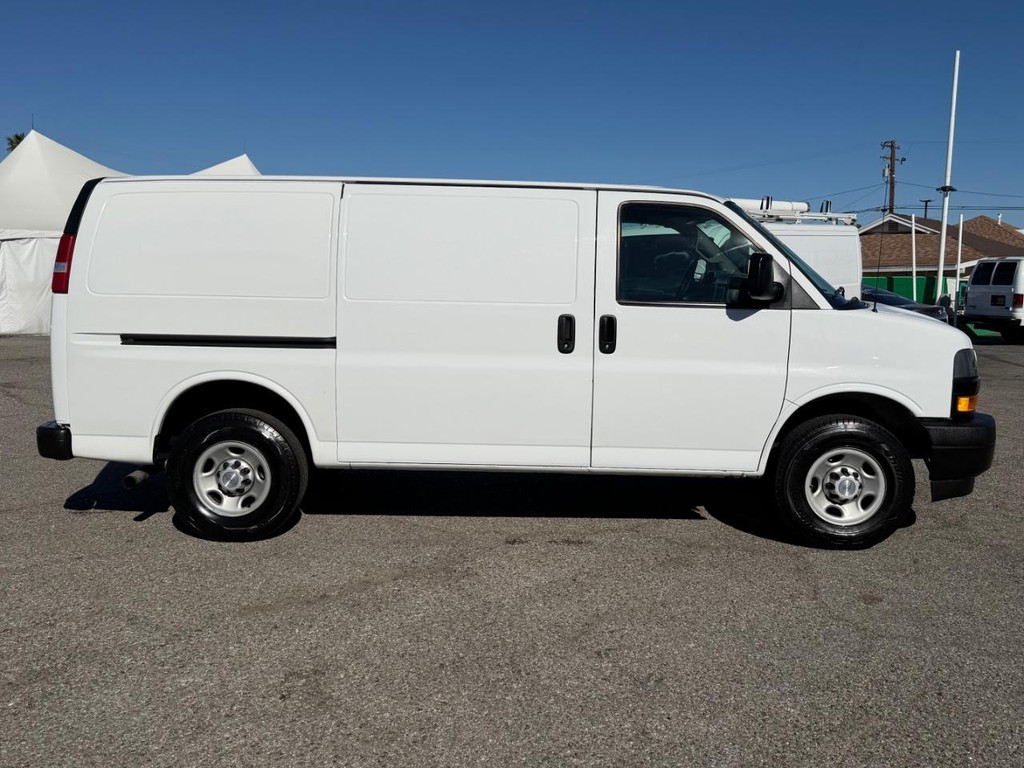 Chevrolet Express 2500 Vehicle Full-screen Gallery Image 06