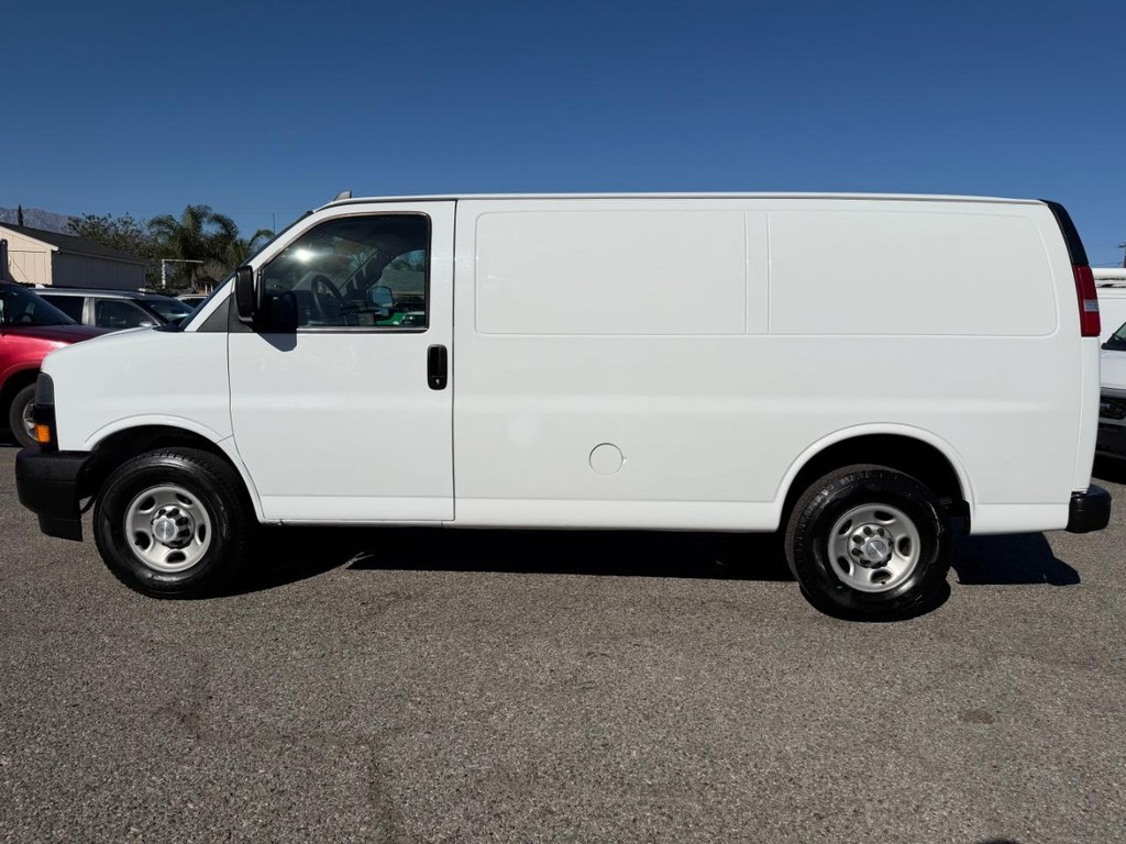 Chevrolet Express 2500 Vehicle Full-screen Gallery Image 12