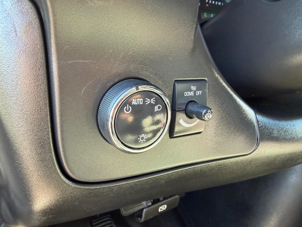 Chevrolet Express 2500 Vehicle Full-screen Gallery Image 26