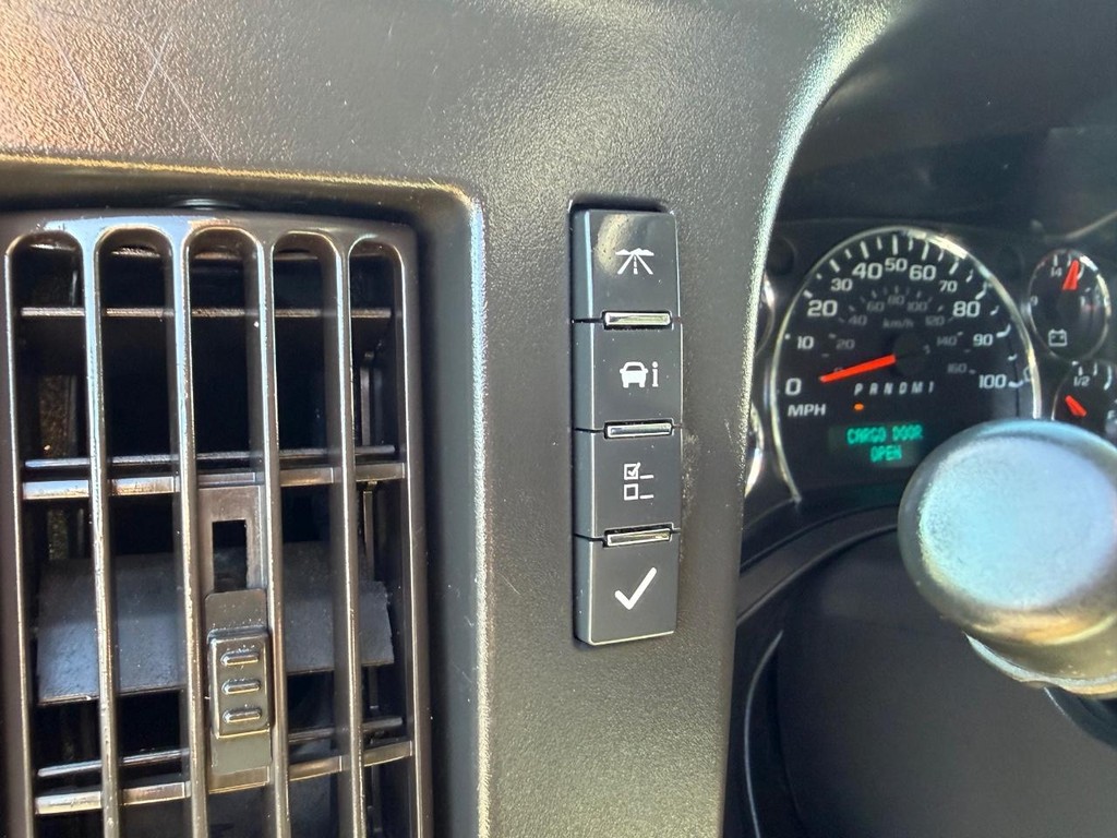 Chevrolet Express 2500 Vehicle Full-screen Gallery Image 27